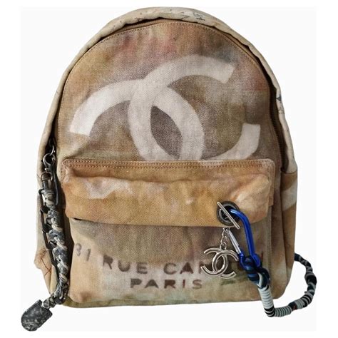 sac a dos chanel graffiti pas cher|Sac graffiti CHANEL pour Femme .